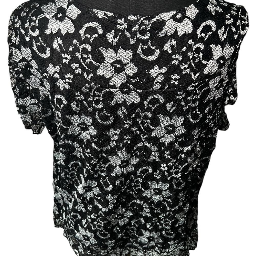 Avenue Black and White Floral Lace Blouse Size 22/24 - Picture 3 of 5
